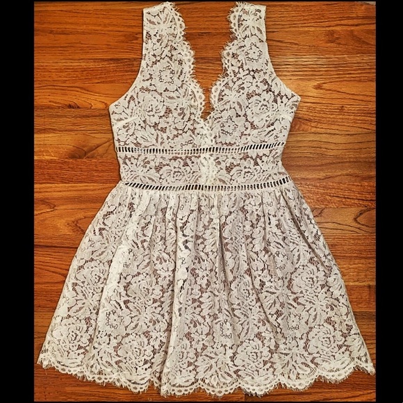 LEILA WHITE LACE DRESS - Picture 3 of 12